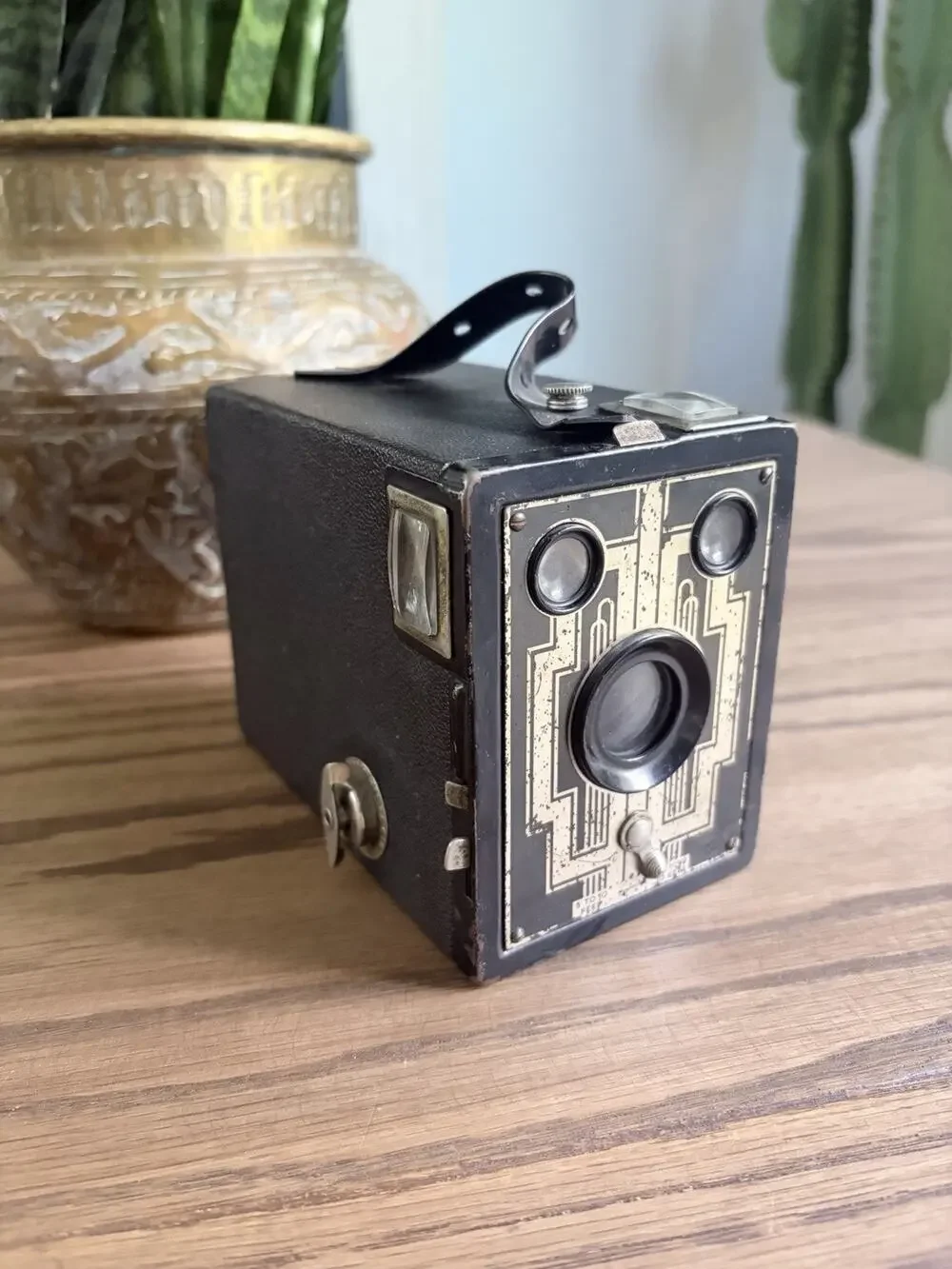 Antique 1930s Kodak SIX-20 Brownie Junior Art Deco Style Box Camera